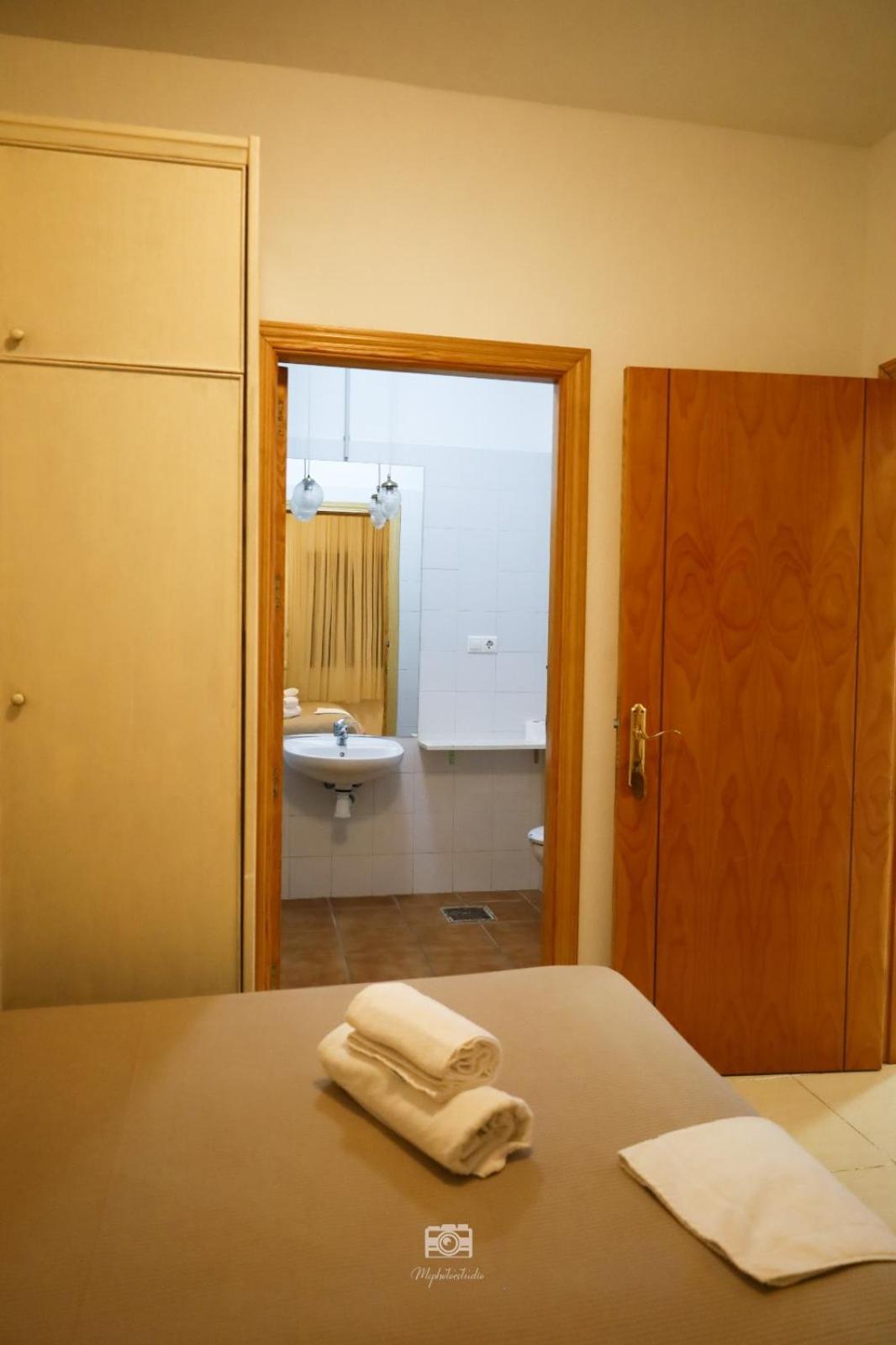 Hospedium Dlj Hostal Ben Nassar Arjona Buitenkant foto